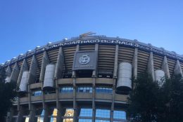 Mannschaft gewinnt Pokalfinale gegen sich selber